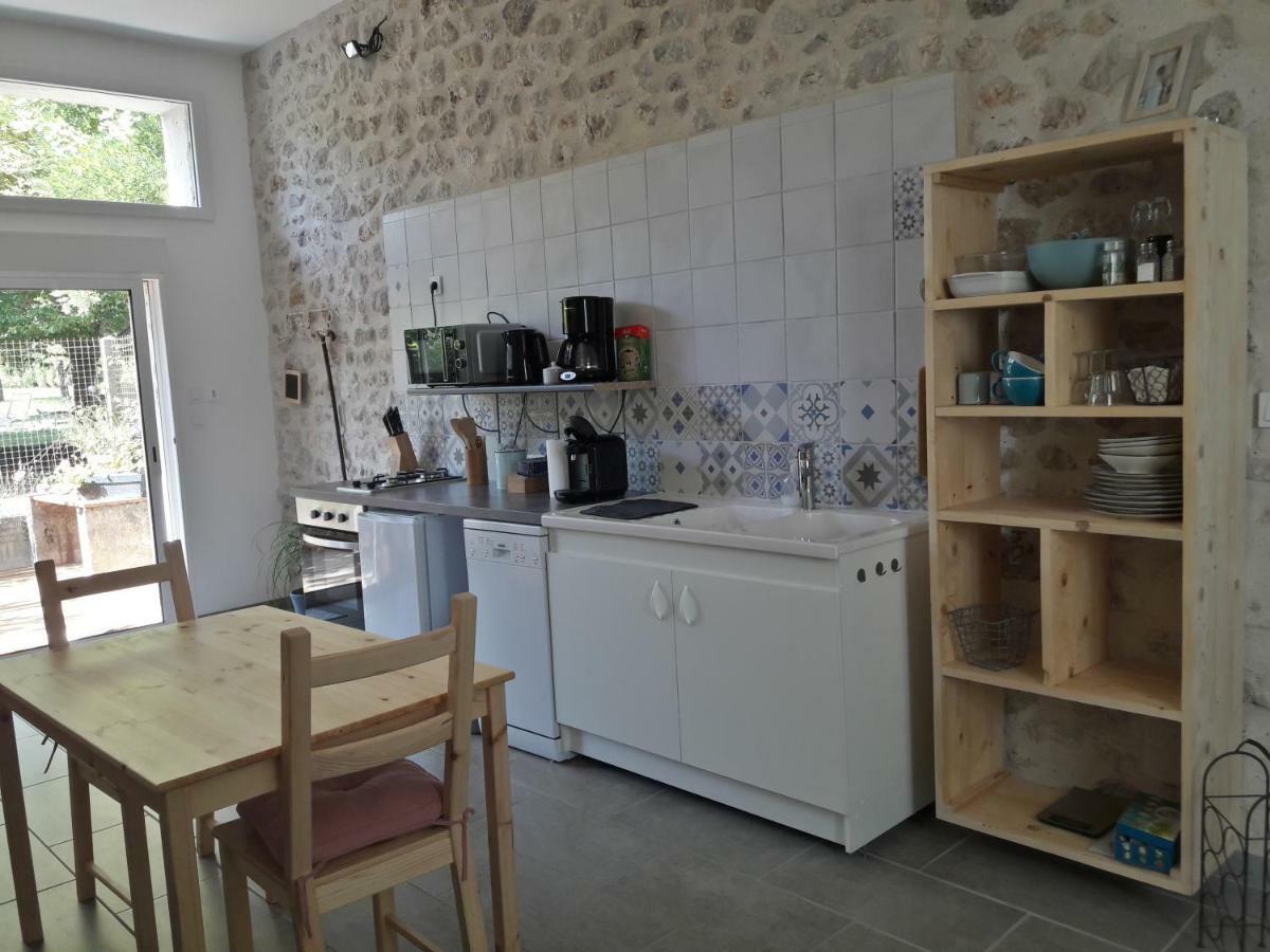 La Marelle Avrillé-les-Ponceaux Exterior foto